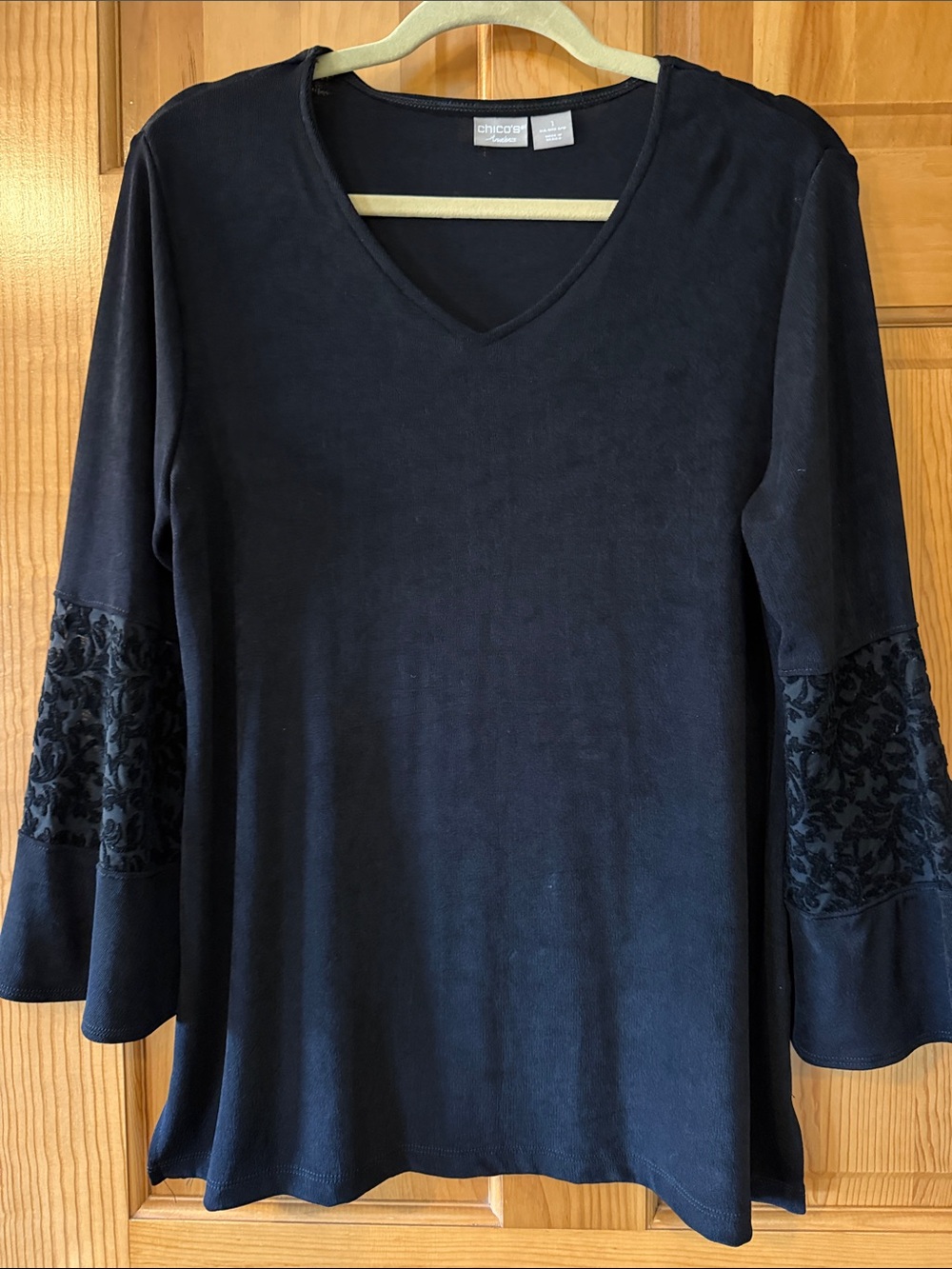 Chico's Travelers Black V-Neck Women's Top - Chico’s Size 1 = US size M/8